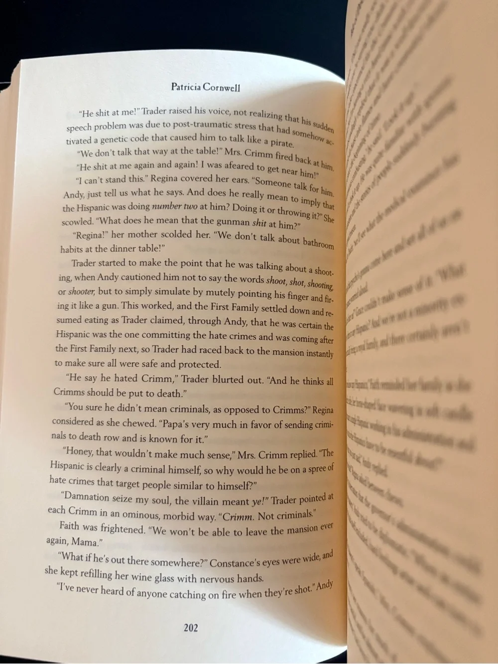 Isle of Dogs by Patricia Cornwell Hardcover  - Book 3 of 3 Andy Brazil - Picture 4 of 7